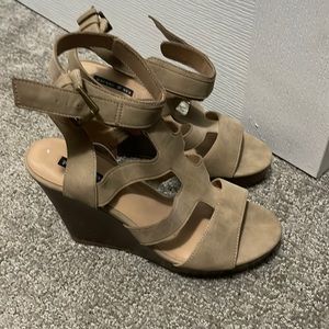 Parker & Sky Wedge Strap Heels. Size 9.